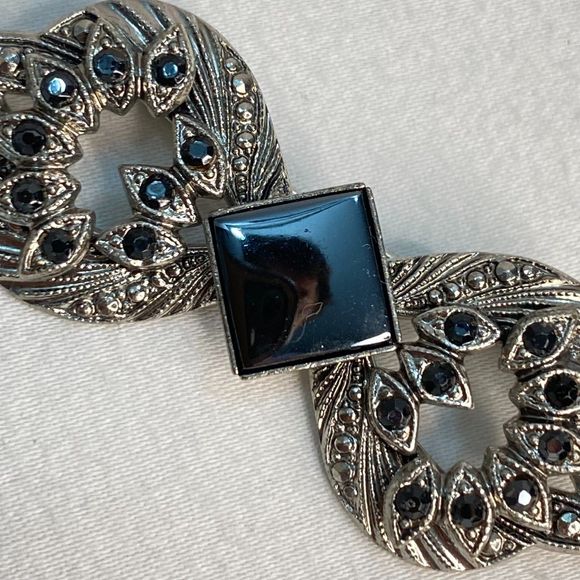 Burnished Silver Brooch Ornate Bow Black Square Central Stone Black Rhinestones - Picture 3 of 7